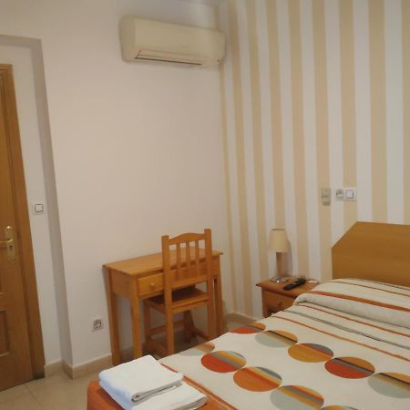 Pension Dominguez Madrid Ngoại thất bức ảnh