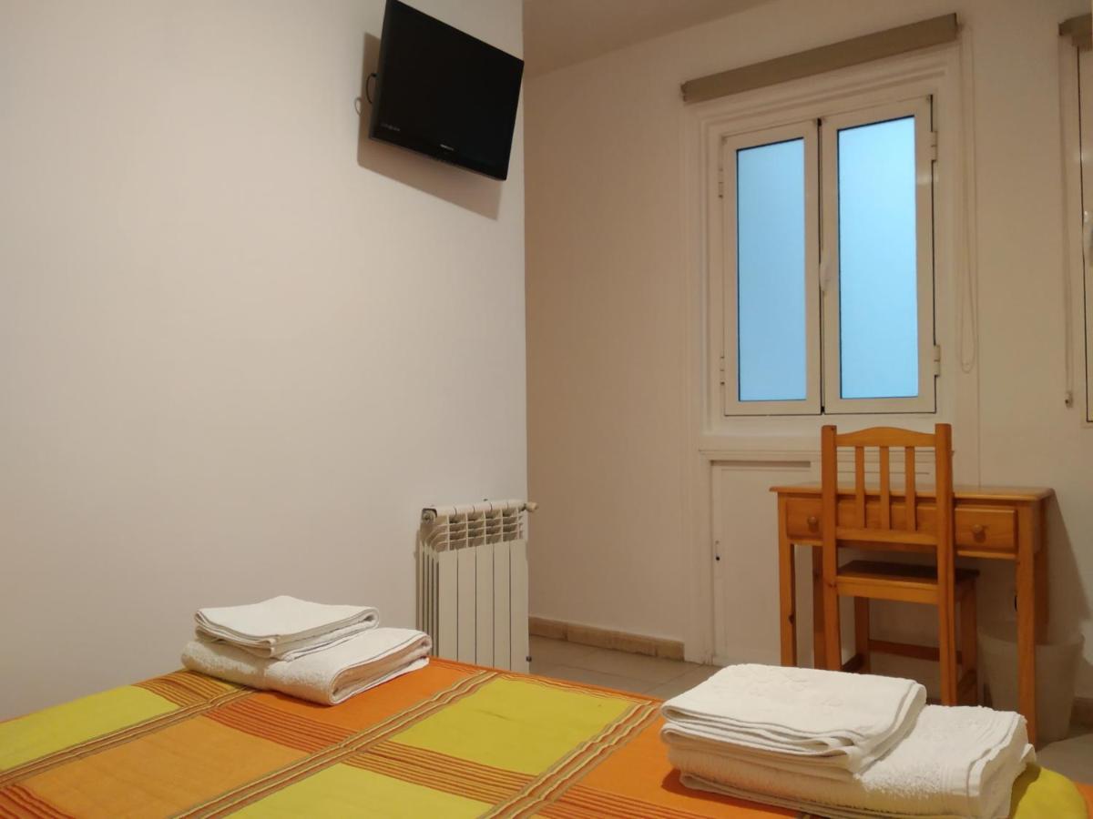 Pension Dominguez Madrid Ngoại thất bức ảnh