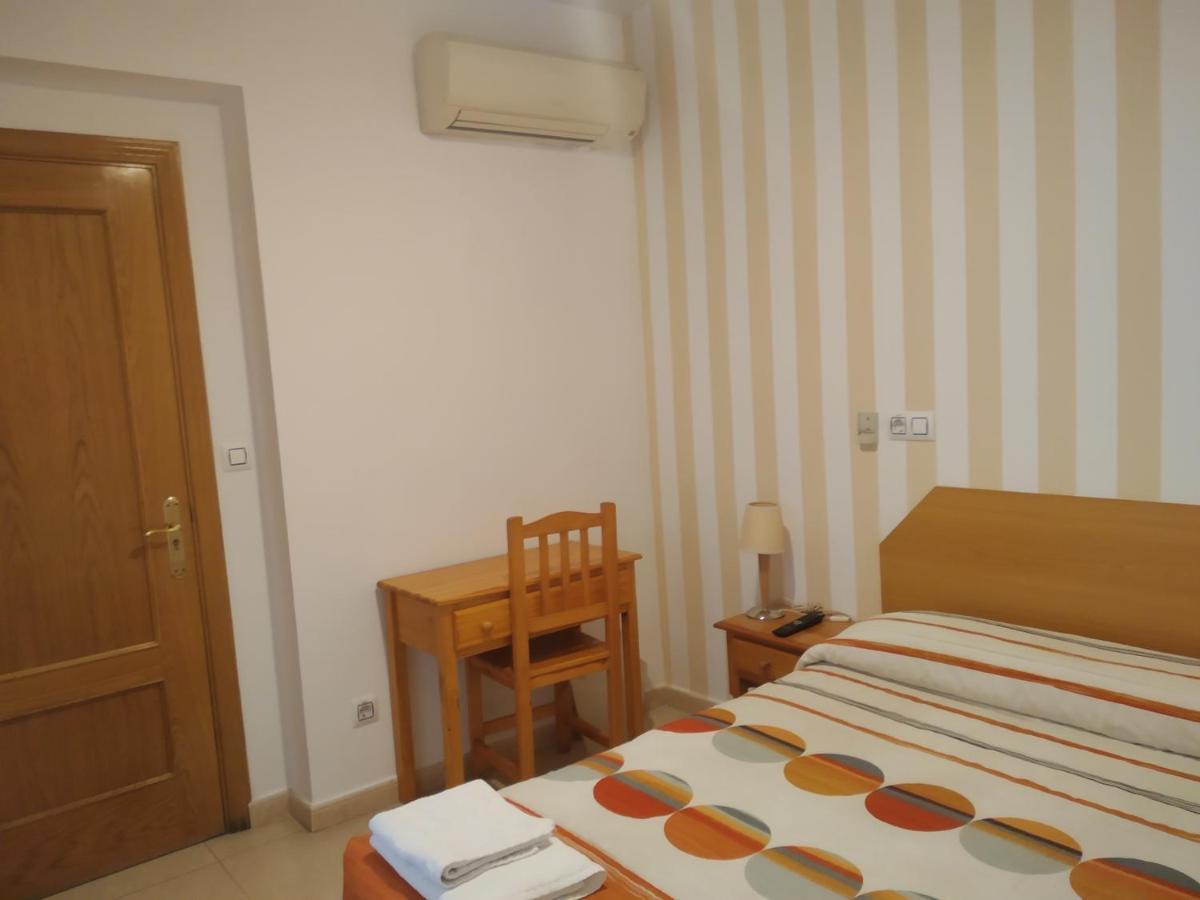 Pension Dominguez Madrid Ngoại thất bức ảnh