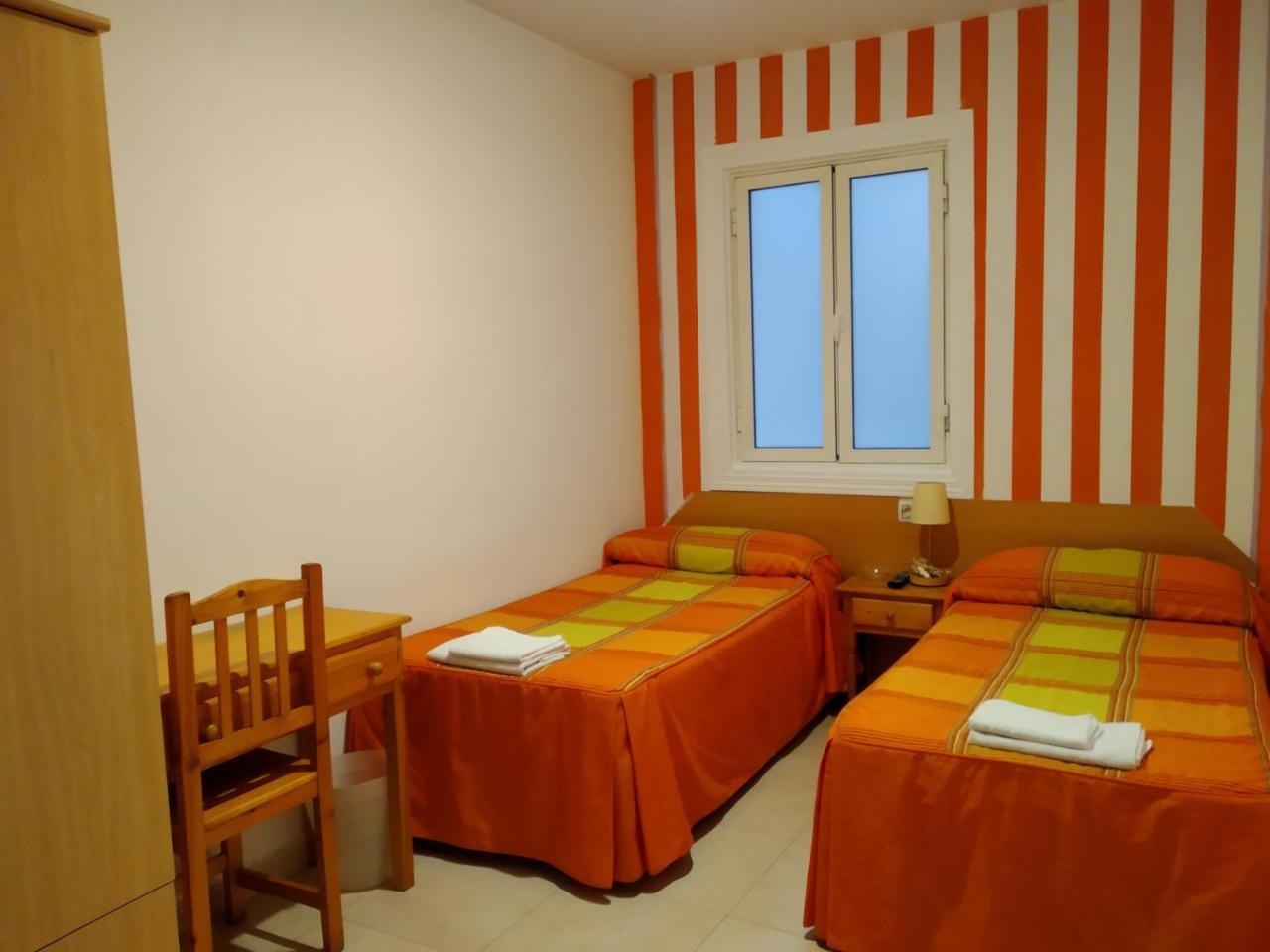 Pension Dominguez Madrid Ngoại thất bức ảnh