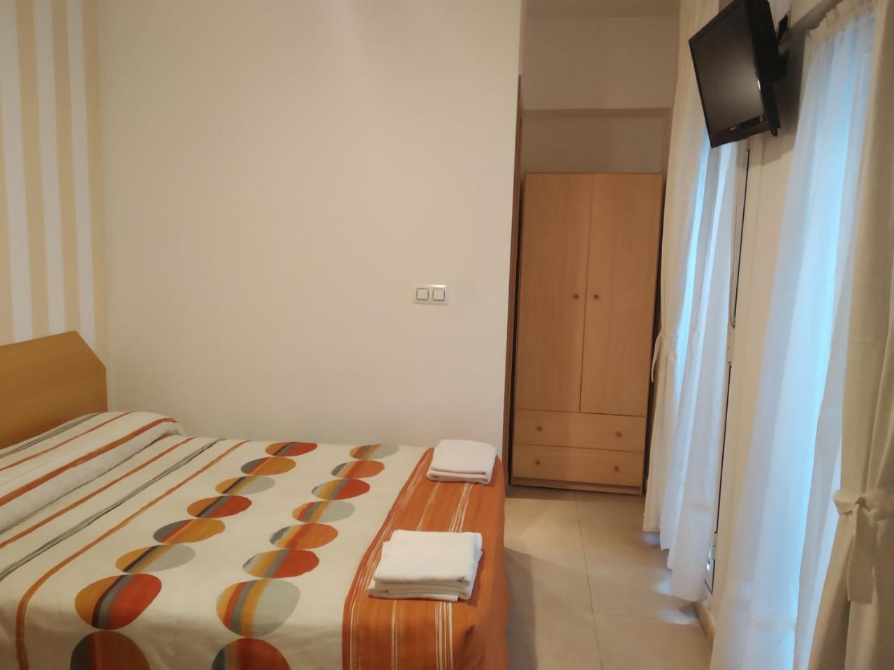 Pension Dominguez Madrid Ngoại thất bức ảnh