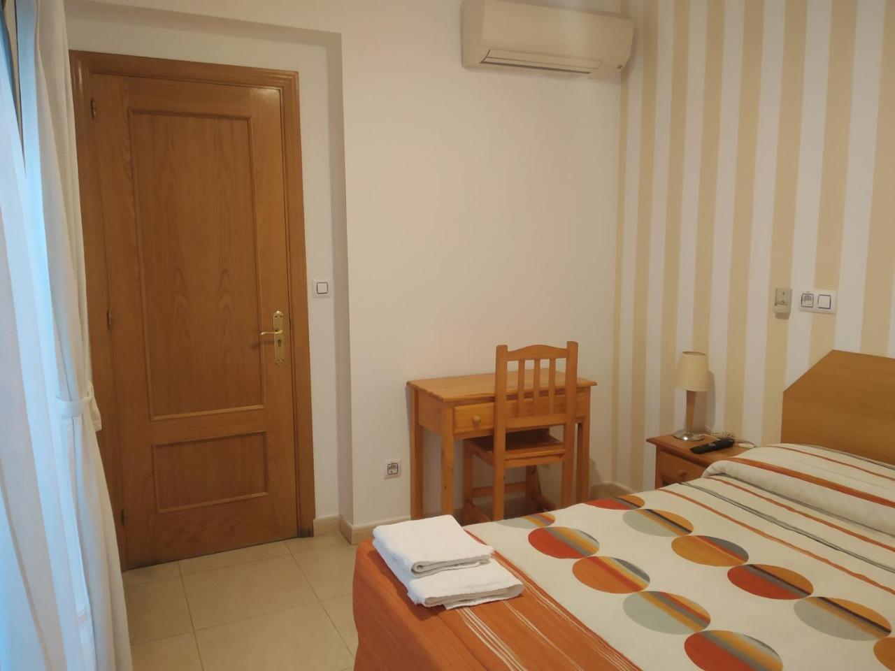 Pension Dominguez Madrid Ngoại thất bức ảnh