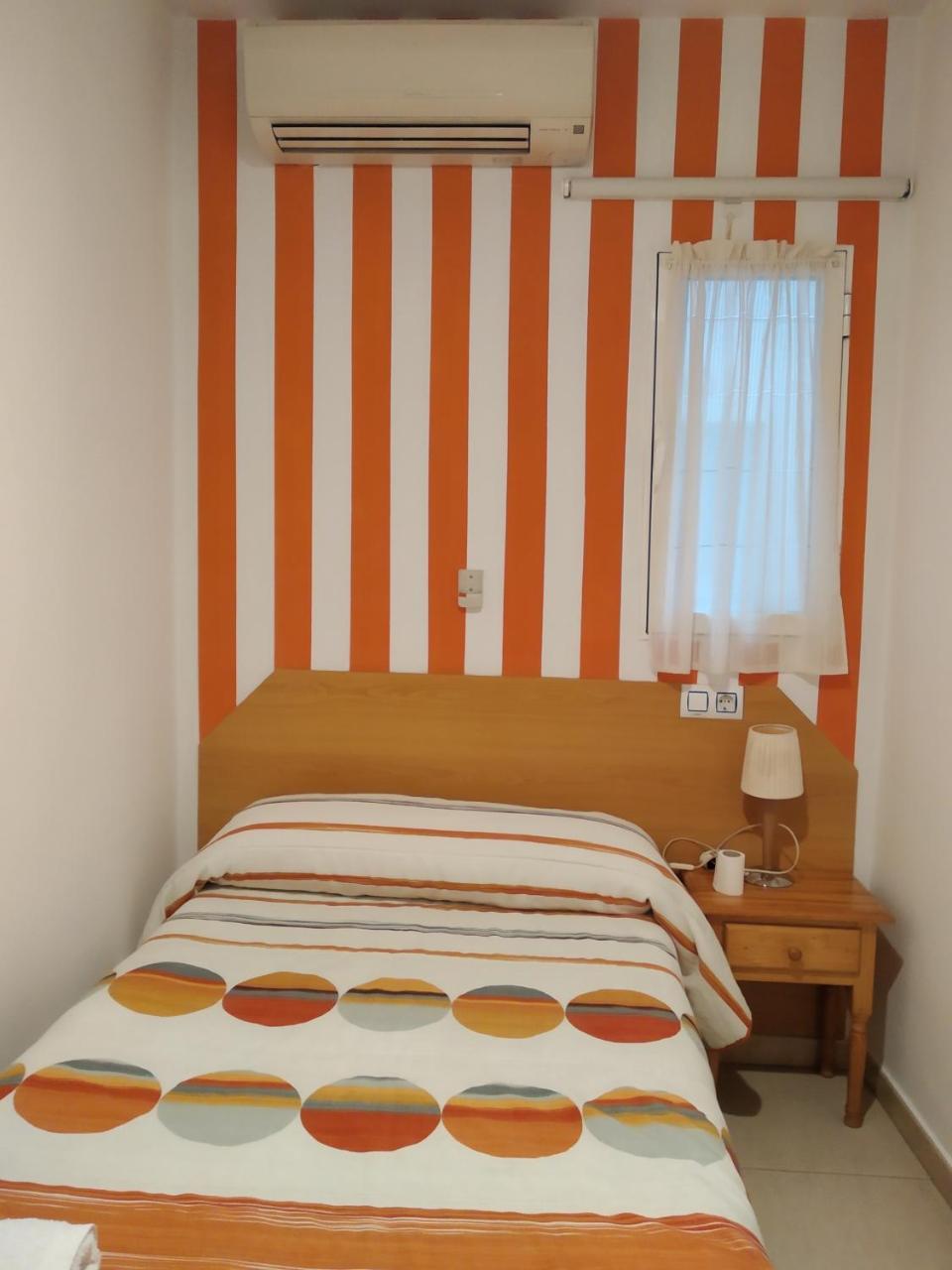 Pension Dominguez Madrid Ngoại thất bức ảnh